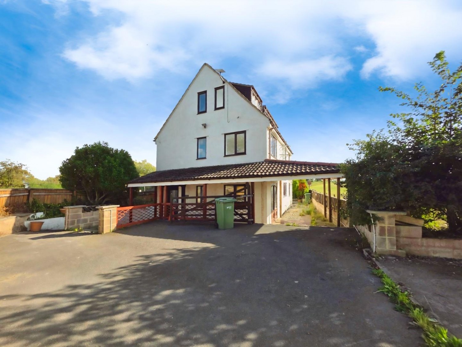 Castle Lane, Moreton Valence