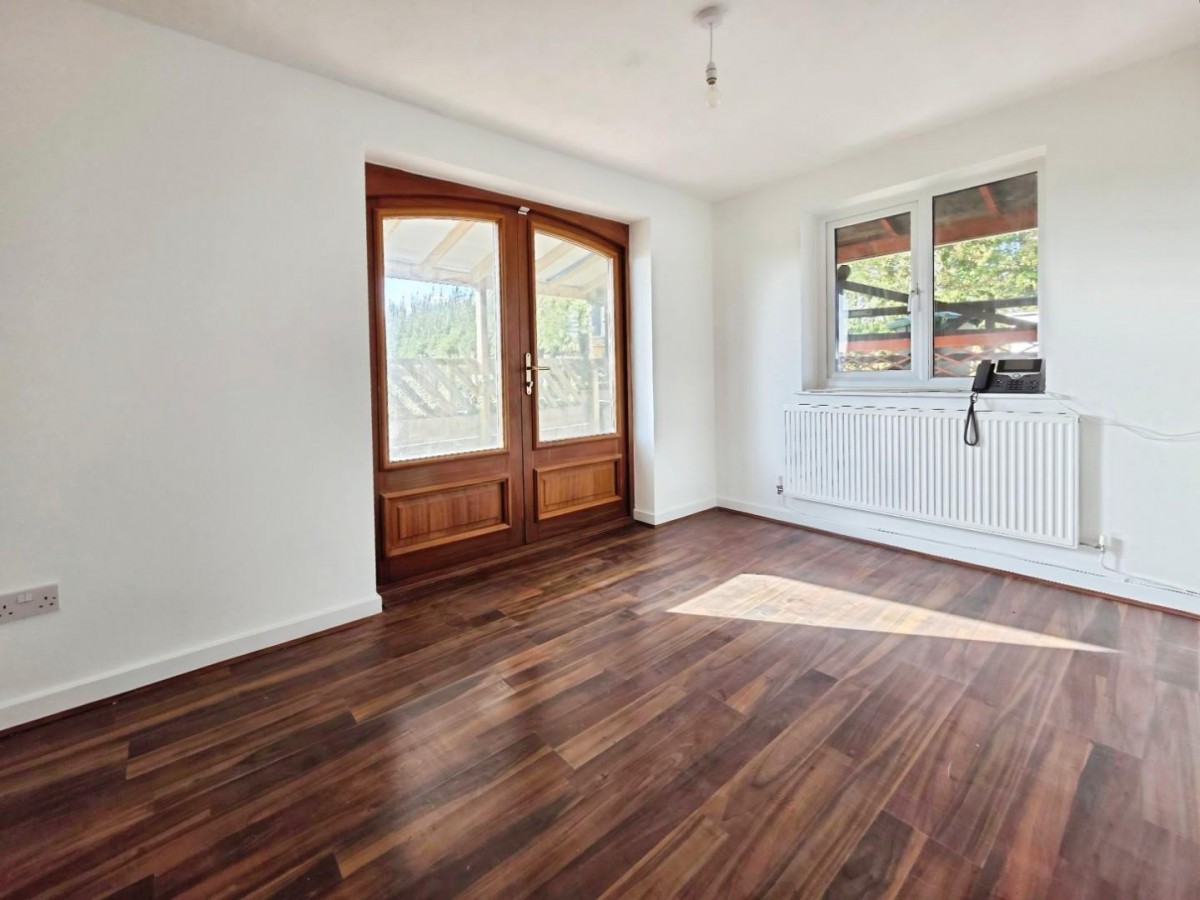 Castle Lane, Moreton Valence