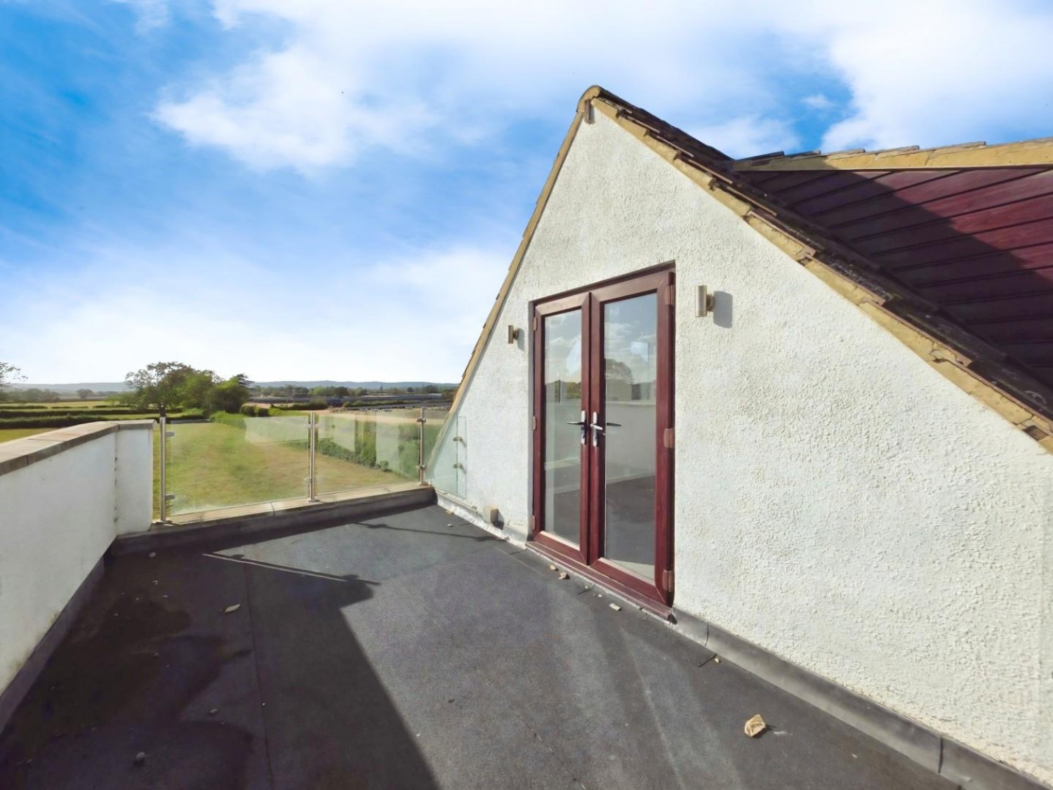 Castle Lane, Moreton Valence