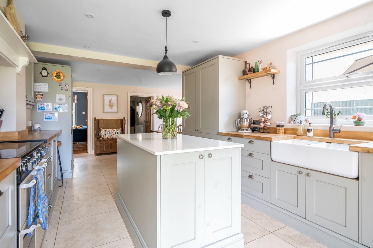 Bristol Road, Cambridge, Gloucester, GL2 7BH