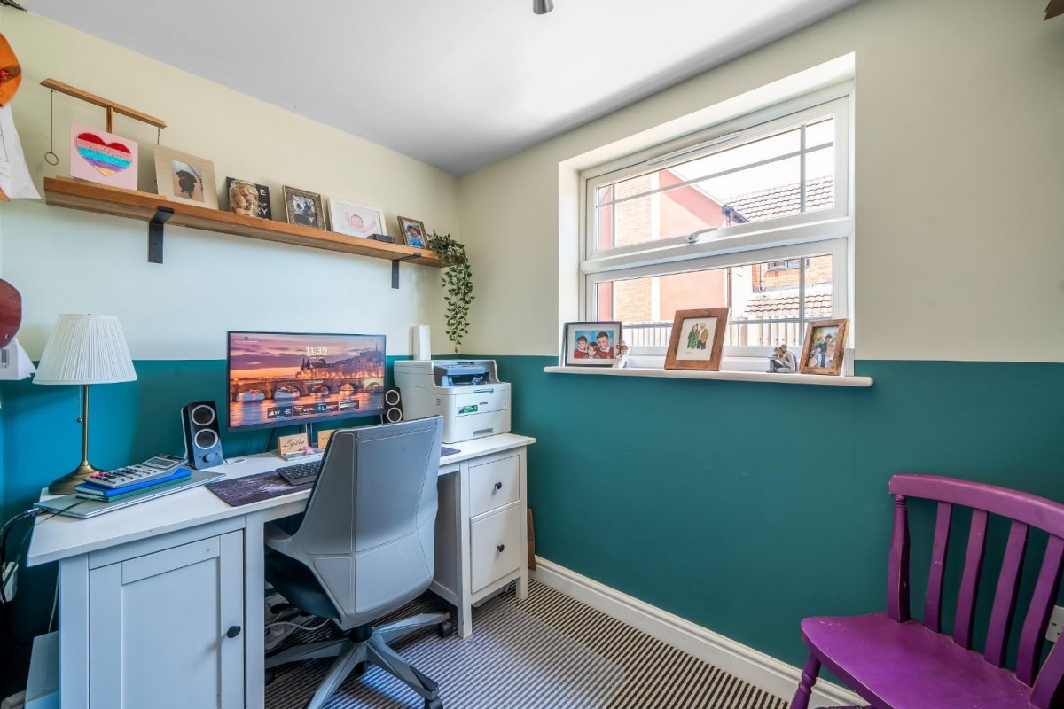 Bristol Road, Cambridge, Gloucester, GL2 7BH