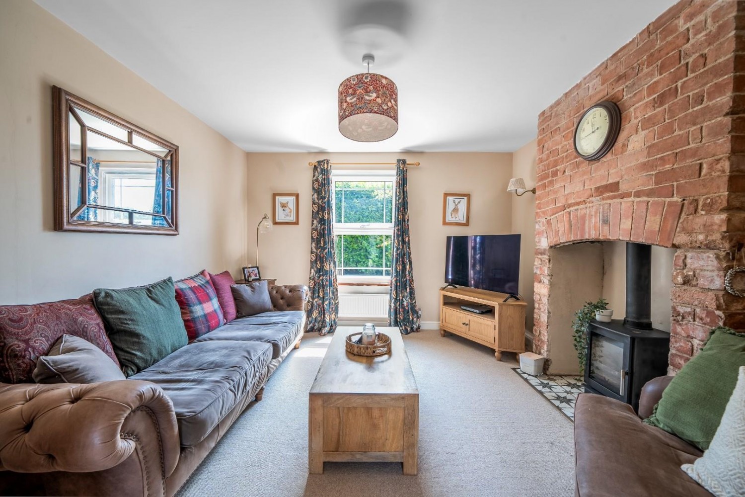 Bristol Road, Cambridge, Gloucester, GL2 7BH