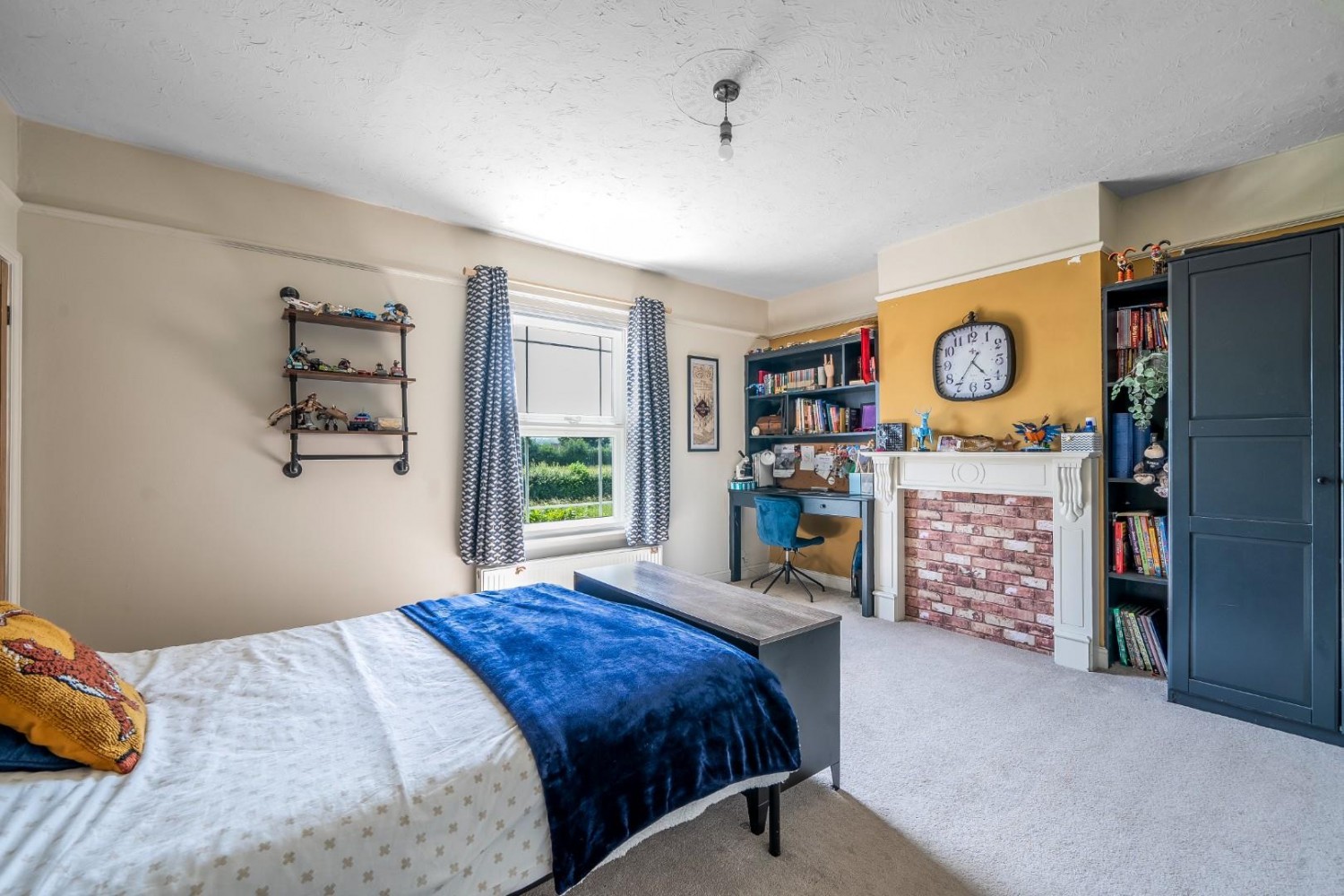 Bristol Road, Cambridge, Gloucester, GL2 7BH