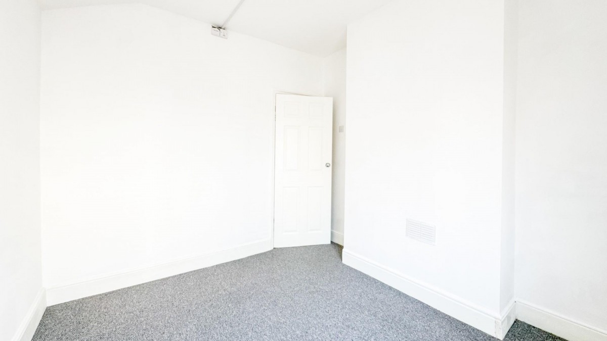 St. Johns Lane, Bedminster, BS3 5AY