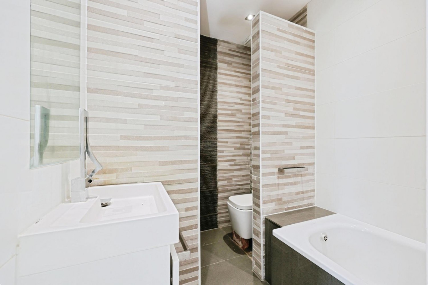 Weald Lane, Harrow Weald, Middlesex, HA3 5HA