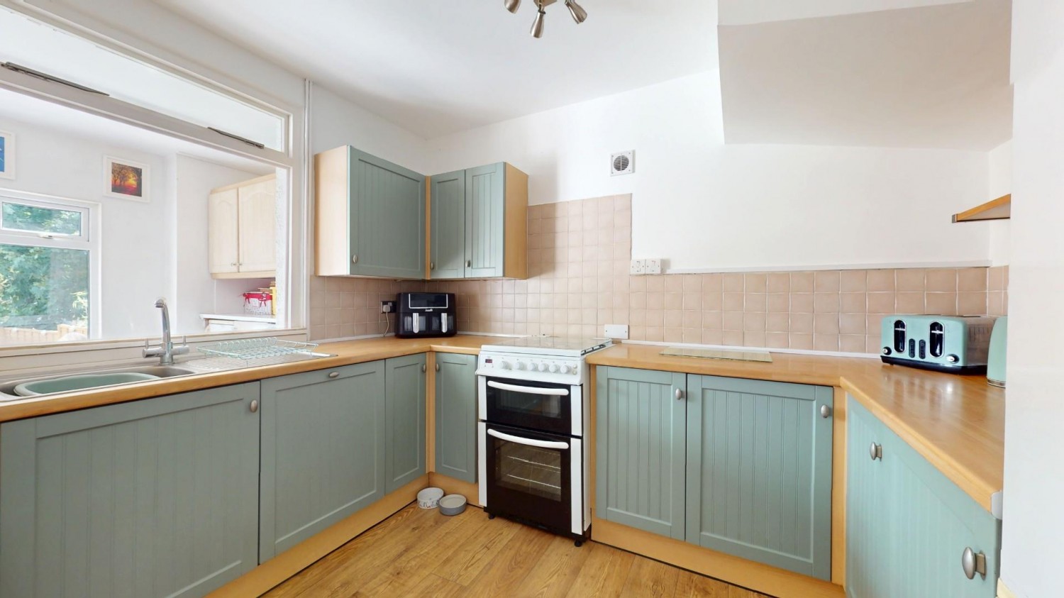 Vale Road, Northfleet, Gravesend, DA11