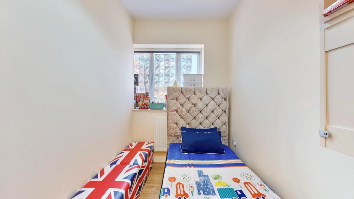 Quarles Park Road, Chadwell Heath, RM6