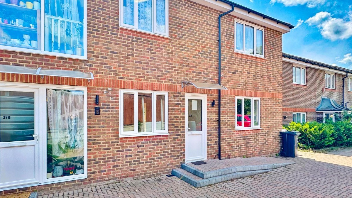 Quarles Park Road, Chadwell Heath, RM6