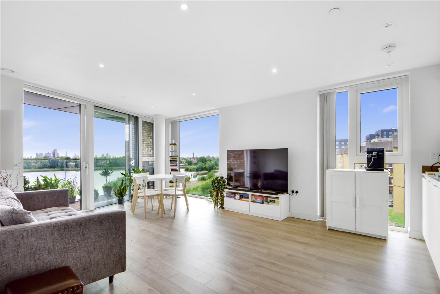 Newnton Close, London, N4