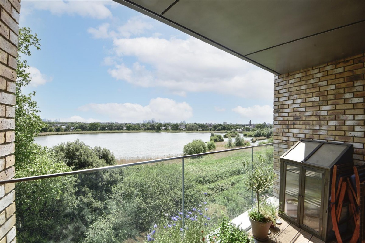 Newnton Close, London, N4