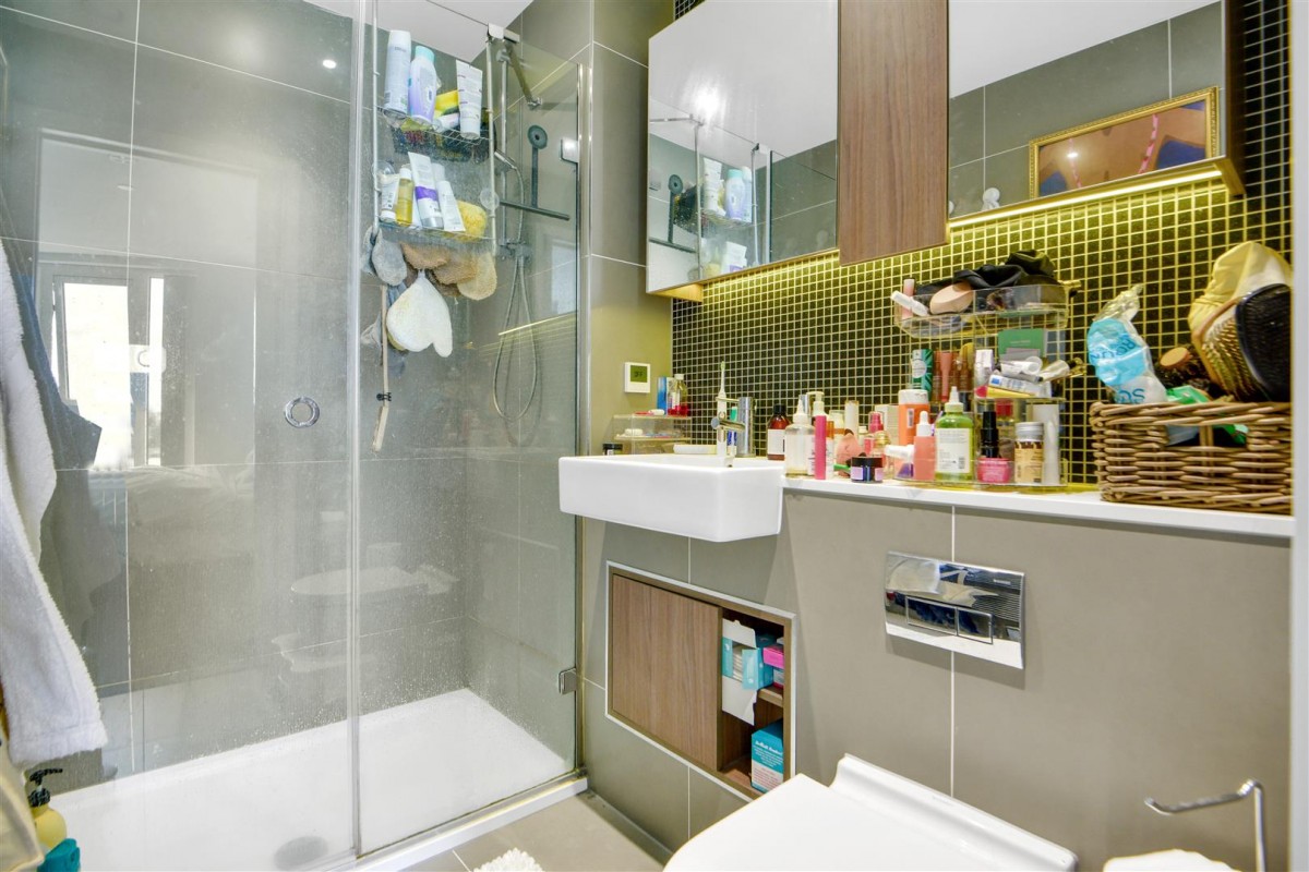 Newnton Close, London, N4