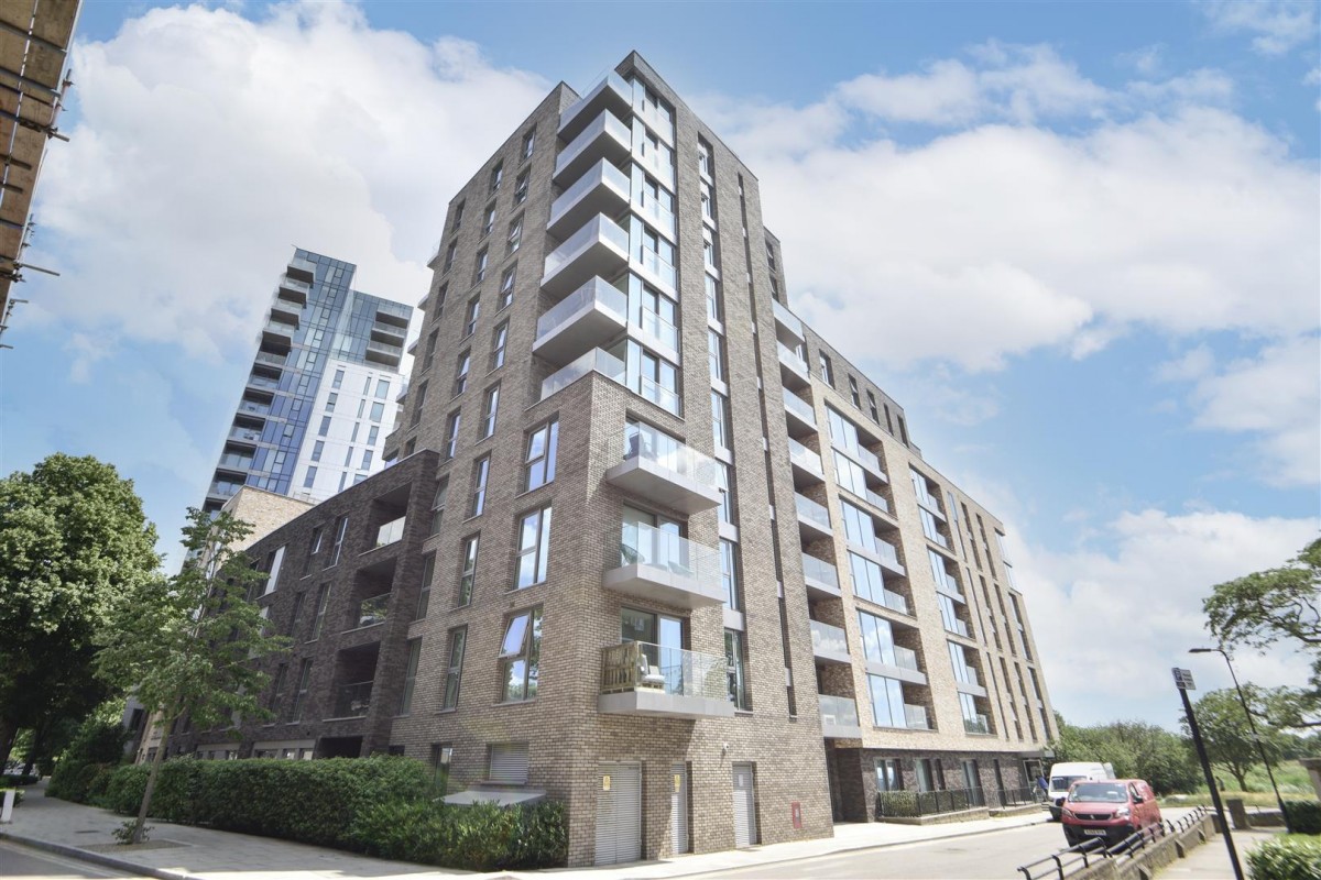 Newnton Close, London, N4