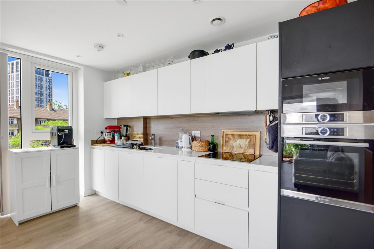 Newnton Close, London, N4