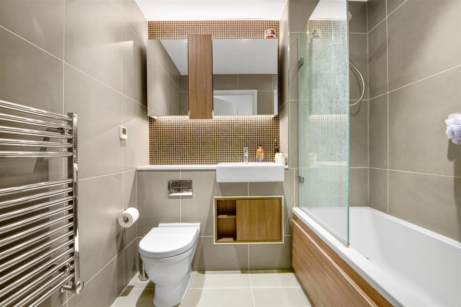 Newnton Close, London, N4