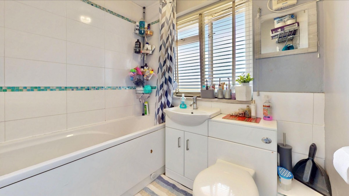 Arneways Avenue, Chadwell Heath, RM6