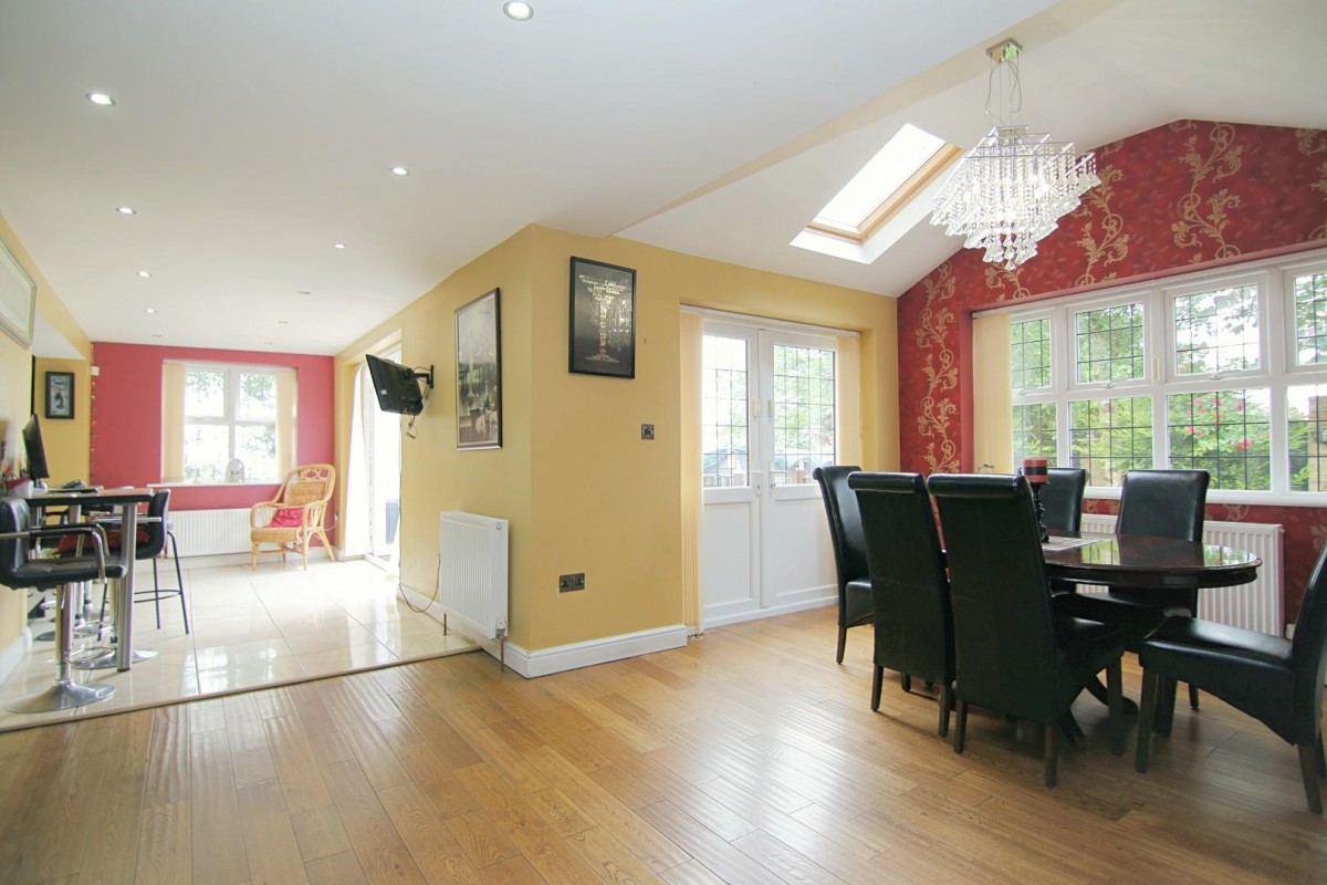 Sycamore Chase, Pudsey