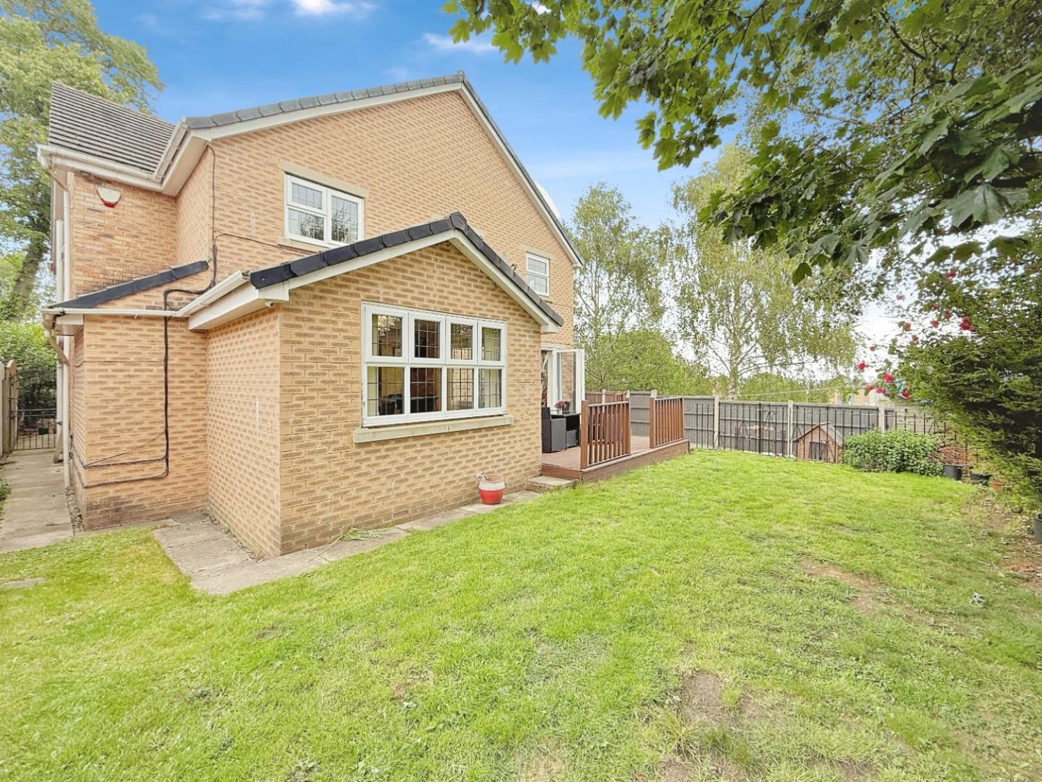 Sycamore Chase, Pudsey