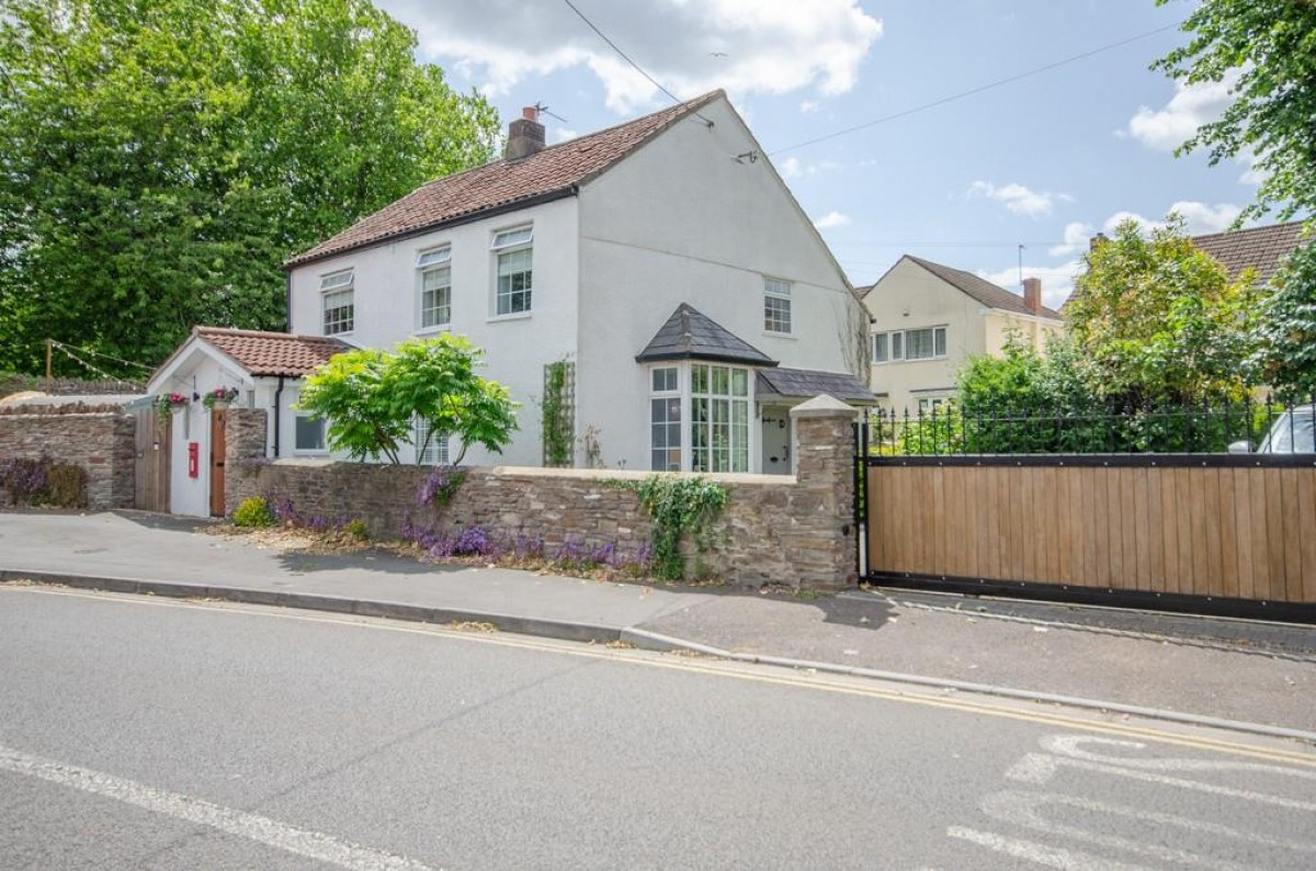 Mangotsfield Road, Mangotsfield, Bristol, BS16 9LG