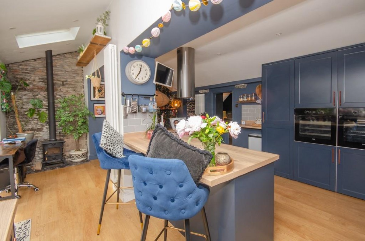 Mangotsfield Road, Mangotsfield, Bristol, BS16 9LG