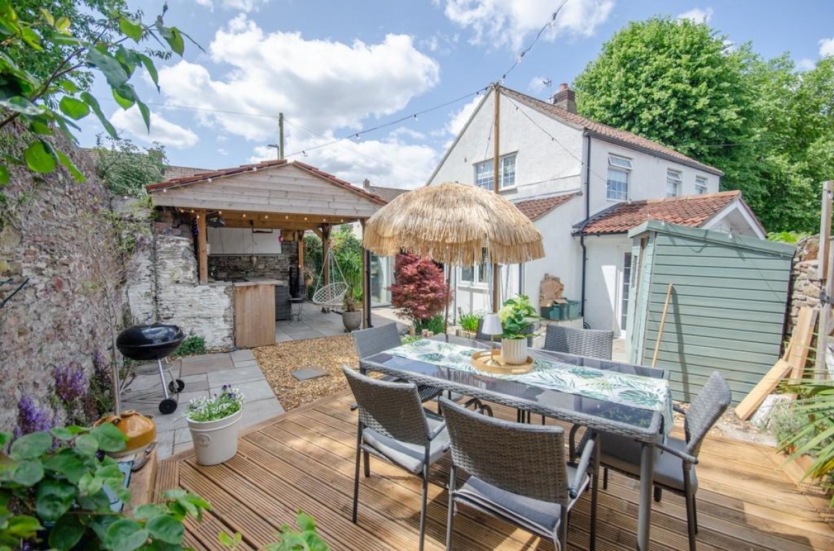 Mangotsfield Road, Mangotsfield, Bristol, BS16 9LG