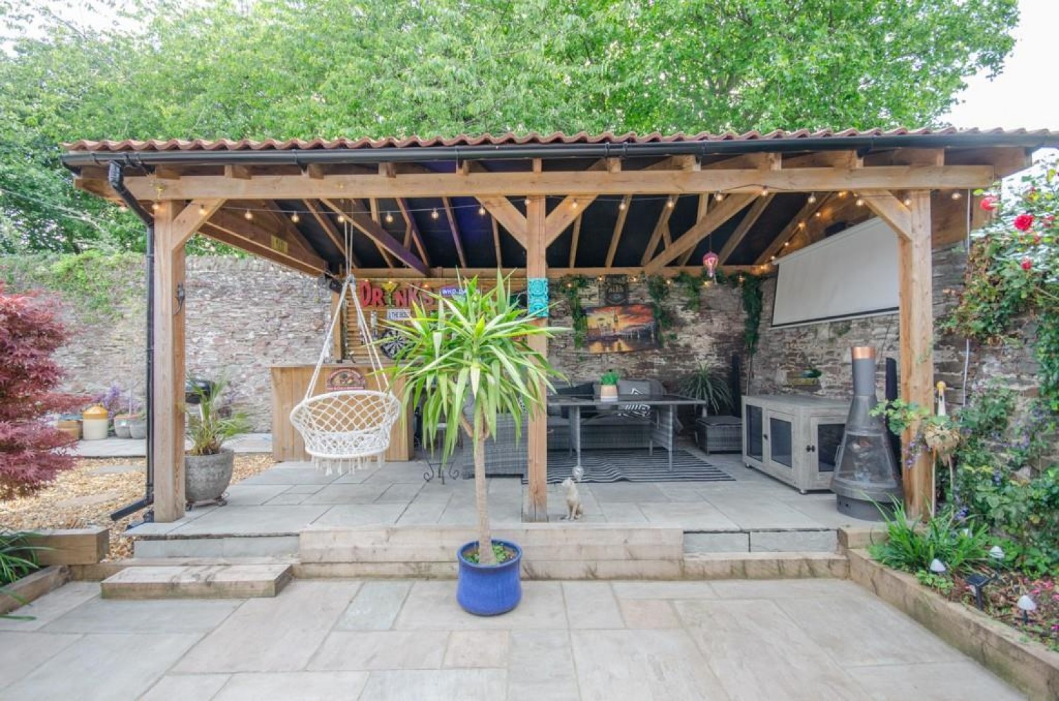 Mangotsfield Road, Mangotsfield, Bristol, BS16 9LG