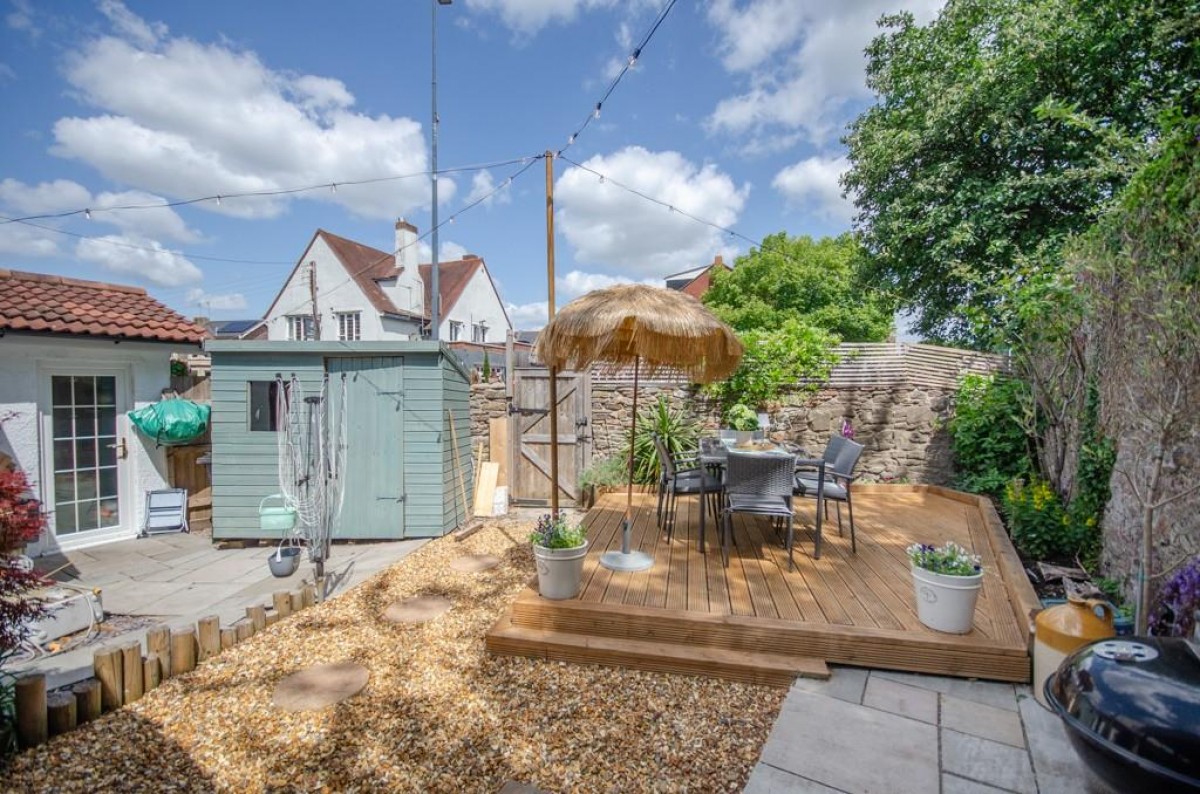 Mangotsfield Road, Mangotsfield, Bristol, BS16 9LG