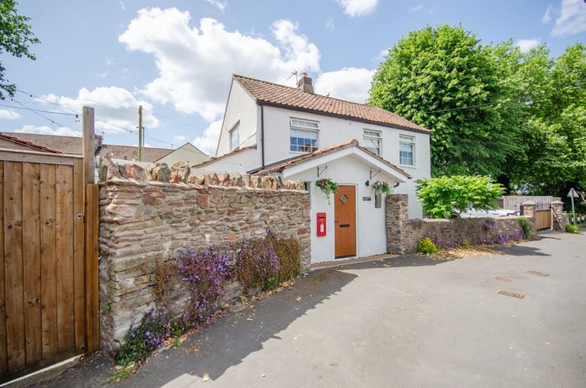 Mangotsfield Road, Mangotsfield, Bristol, BS16 9LG