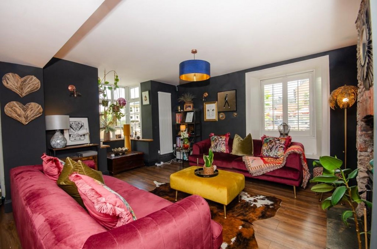 Mangotsfield Road, Mangotsfield, Bristol, BS16 9LG