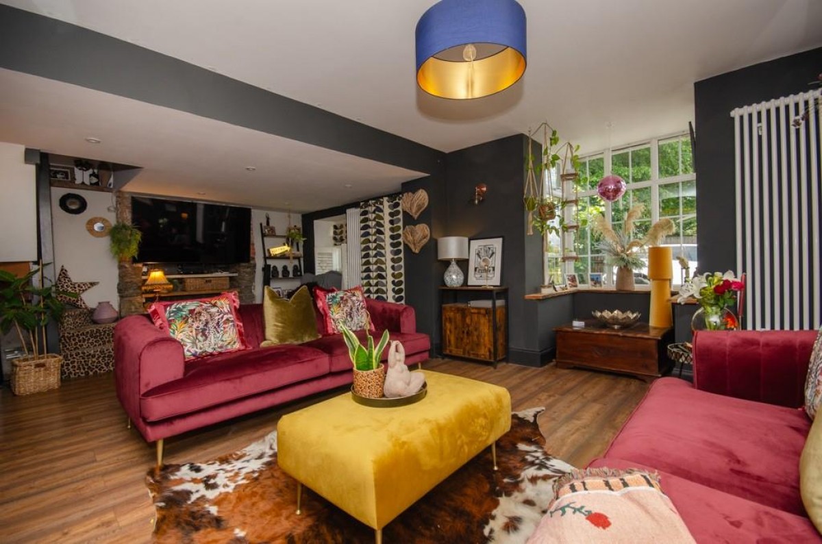 Mangotsfield Road, Mangotsfield, Bristol, BS16 9LG