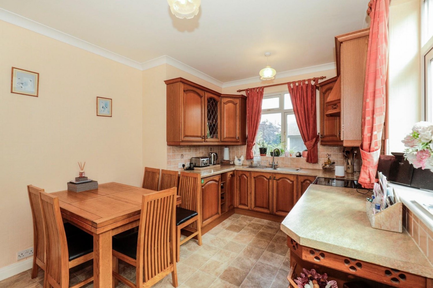 Almsford Avenue, Harrogate