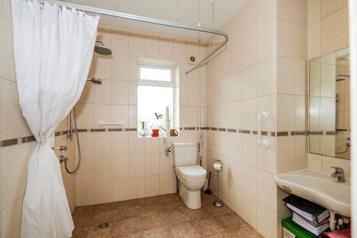 Almsford Avenue, Harrogate