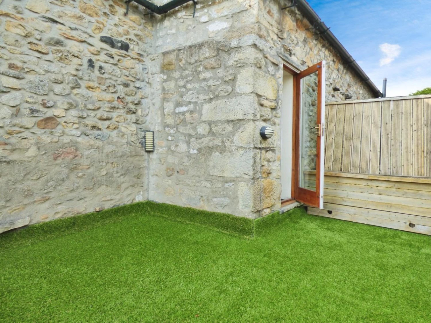 Tranmere Cottage & Carn Cottage, Hoyle Hill, Long Preston, Skipton