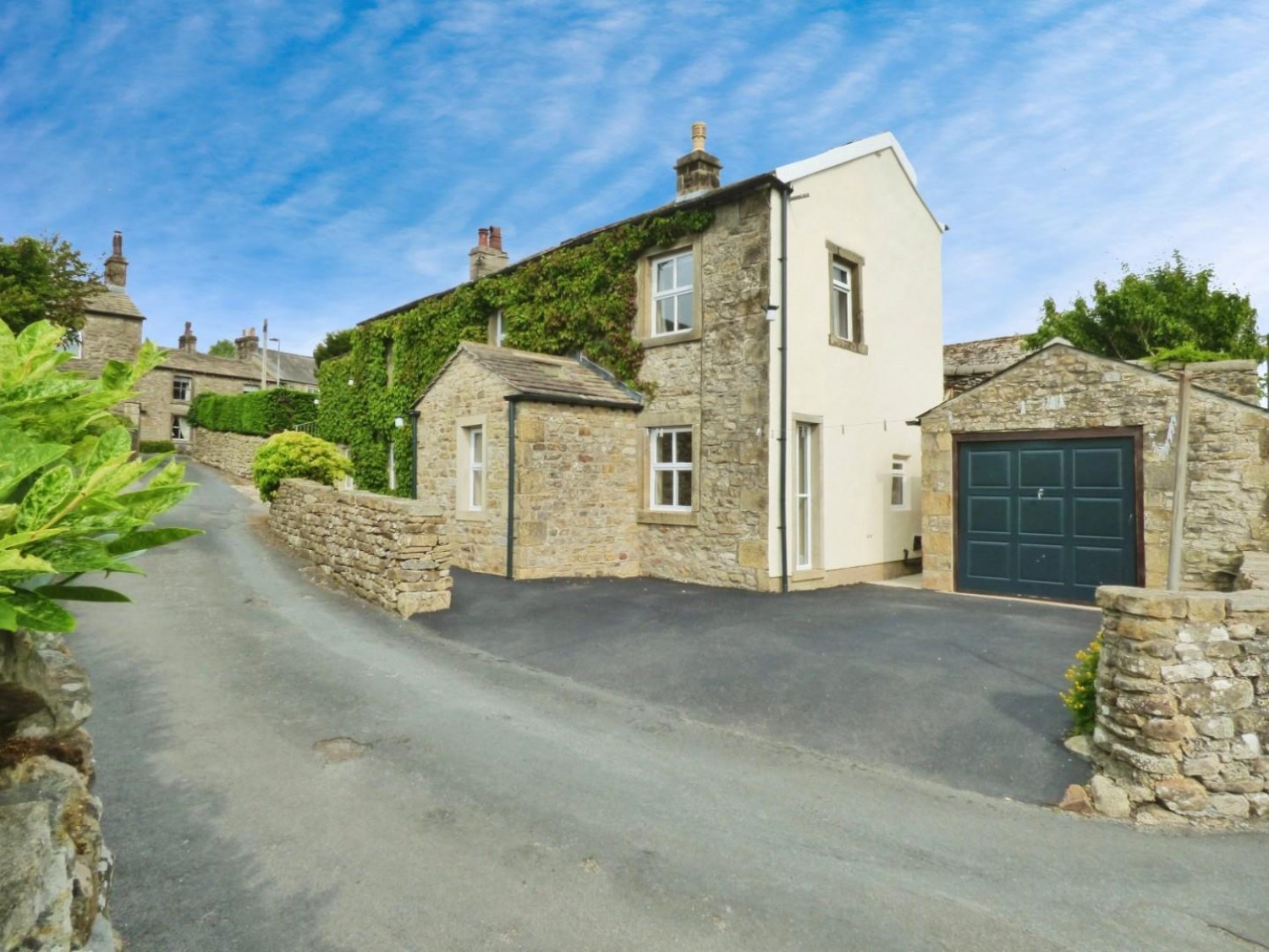 Tranmere Cottage & Carn Cottage, Hoyle Hill, Long Preston, Skipton