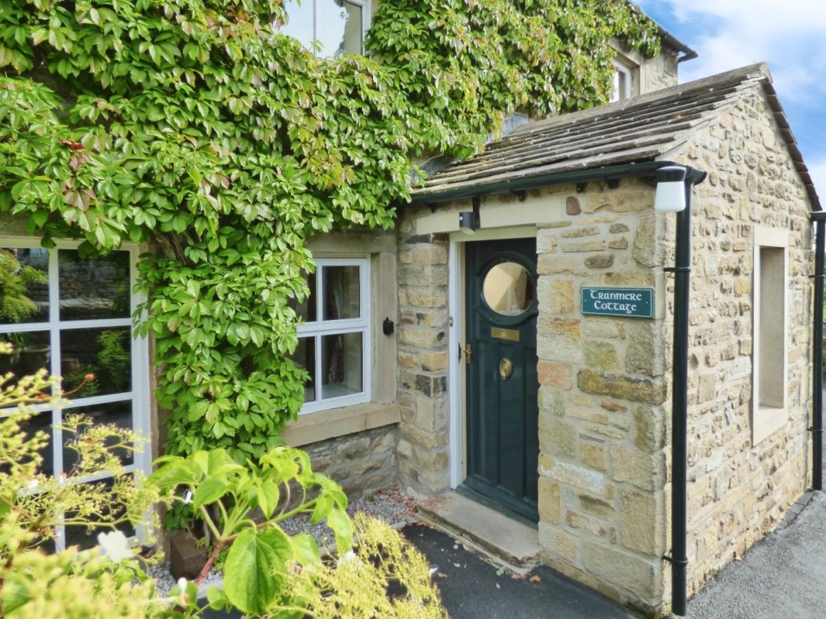 Tranmere Cottage & Carn Cottage, Hoyle Hill, Long Preston, Skipton