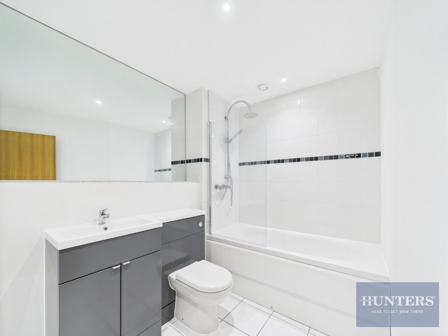 St. James Walk, Honeybourne Way, Cheltenham