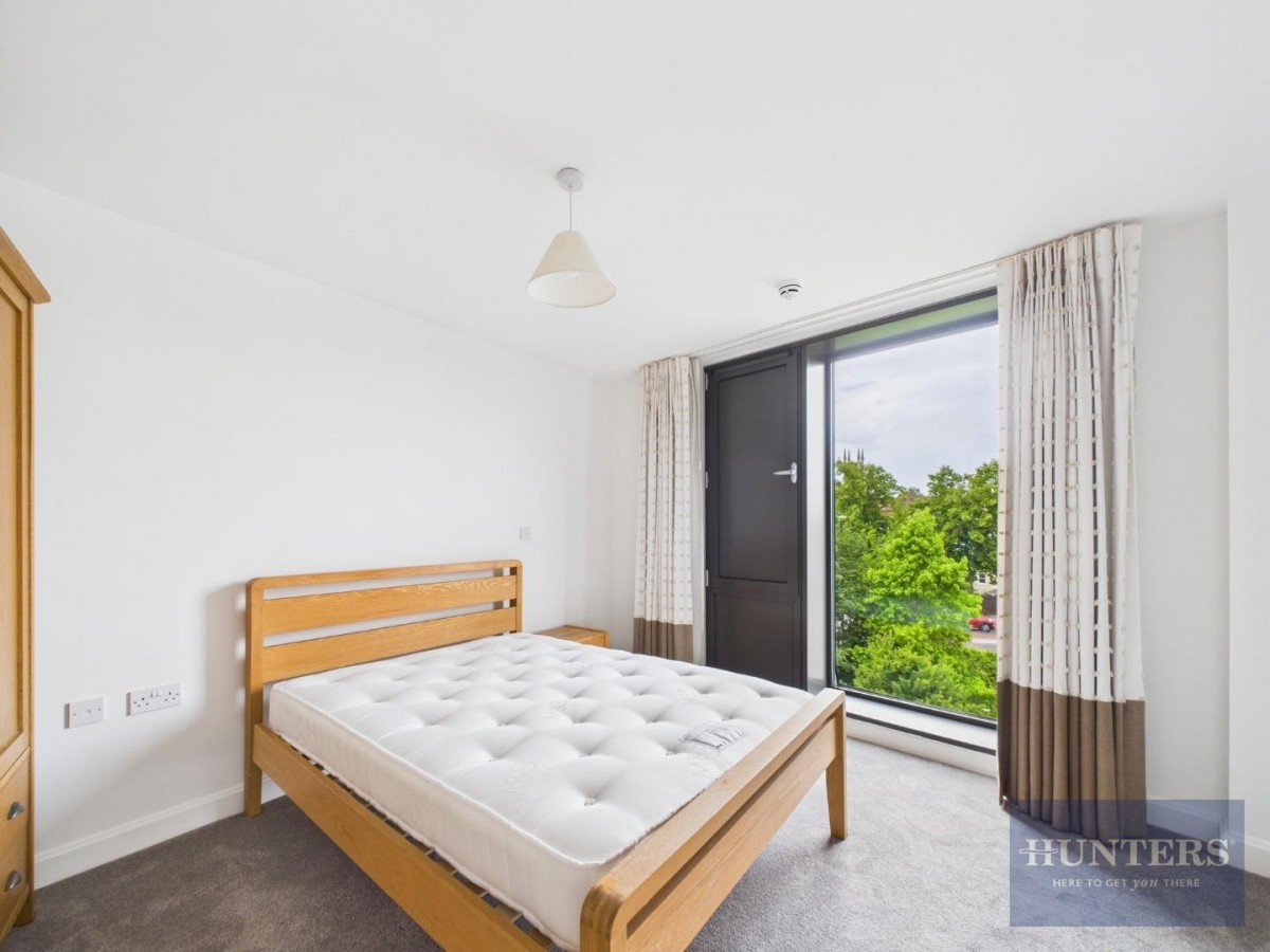 St. James Walk, Honeybourne Way, Cheltenham