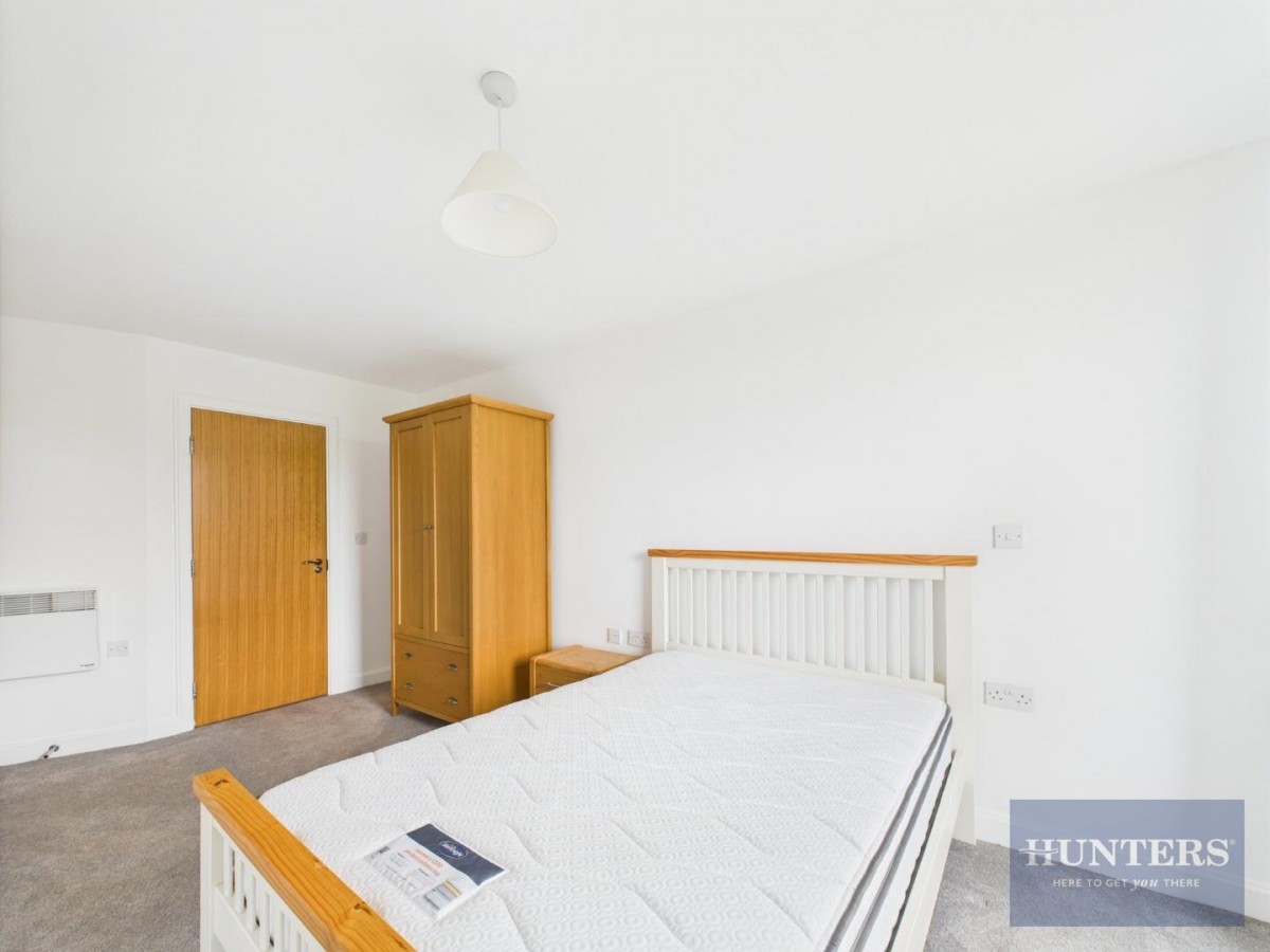 St. James Walk, Honeybourne Way, Cheltenham