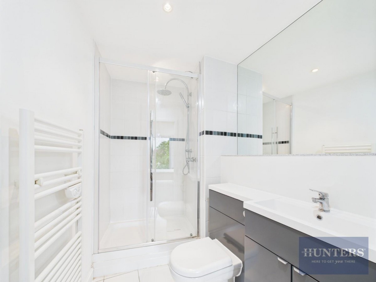 St. James Walk, Honeybourne Way, Cheltenham