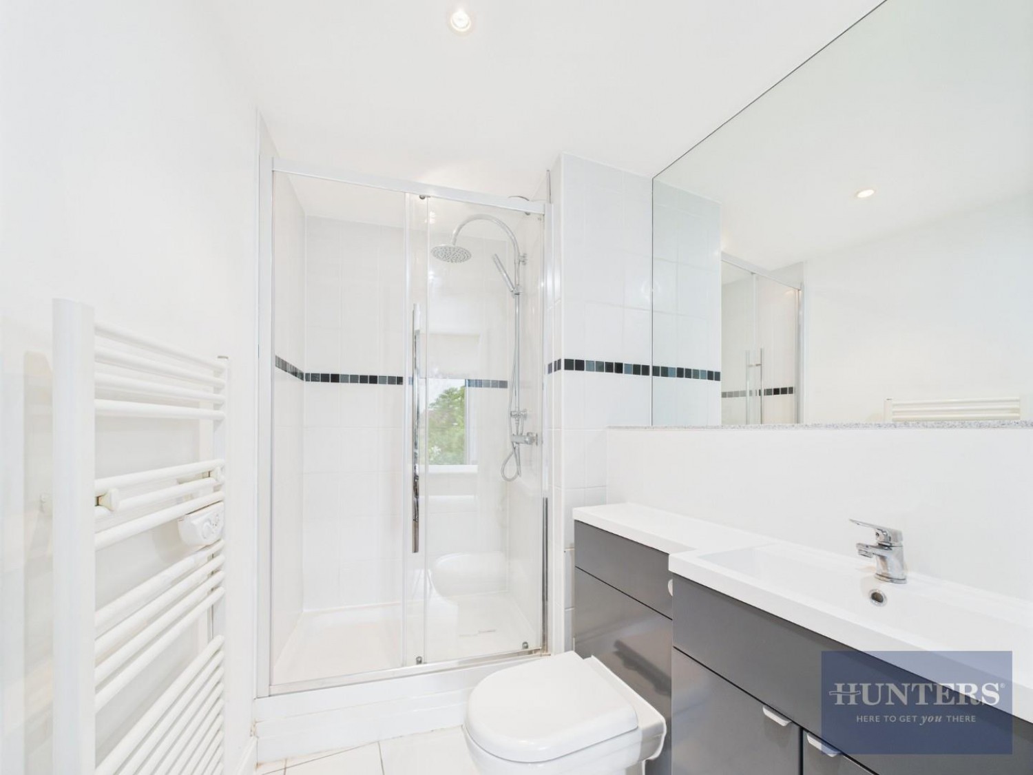 St. James Walk, Honeybourne Way, Cheltenham