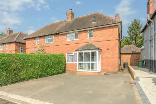 Glynne Avenue, Kingswinford, DY6 9PT