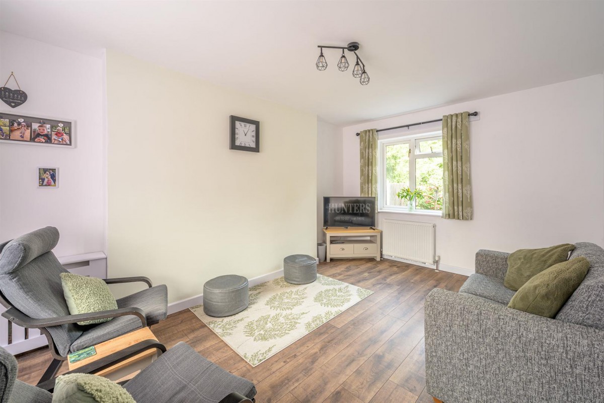 Glynne Avenue, Kingswinford, DY6 9PT