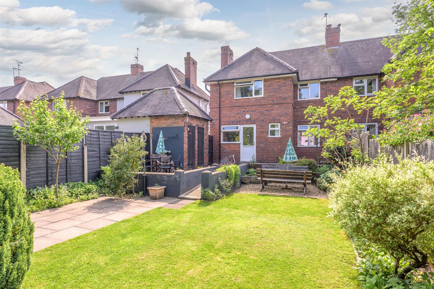 Glynne Avenue, Kingswinford, DY6 9PT