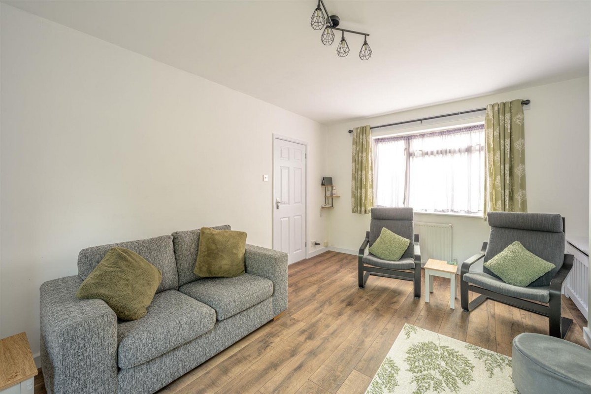 Glynne Avenue, Kingswinford, DY6 9PT