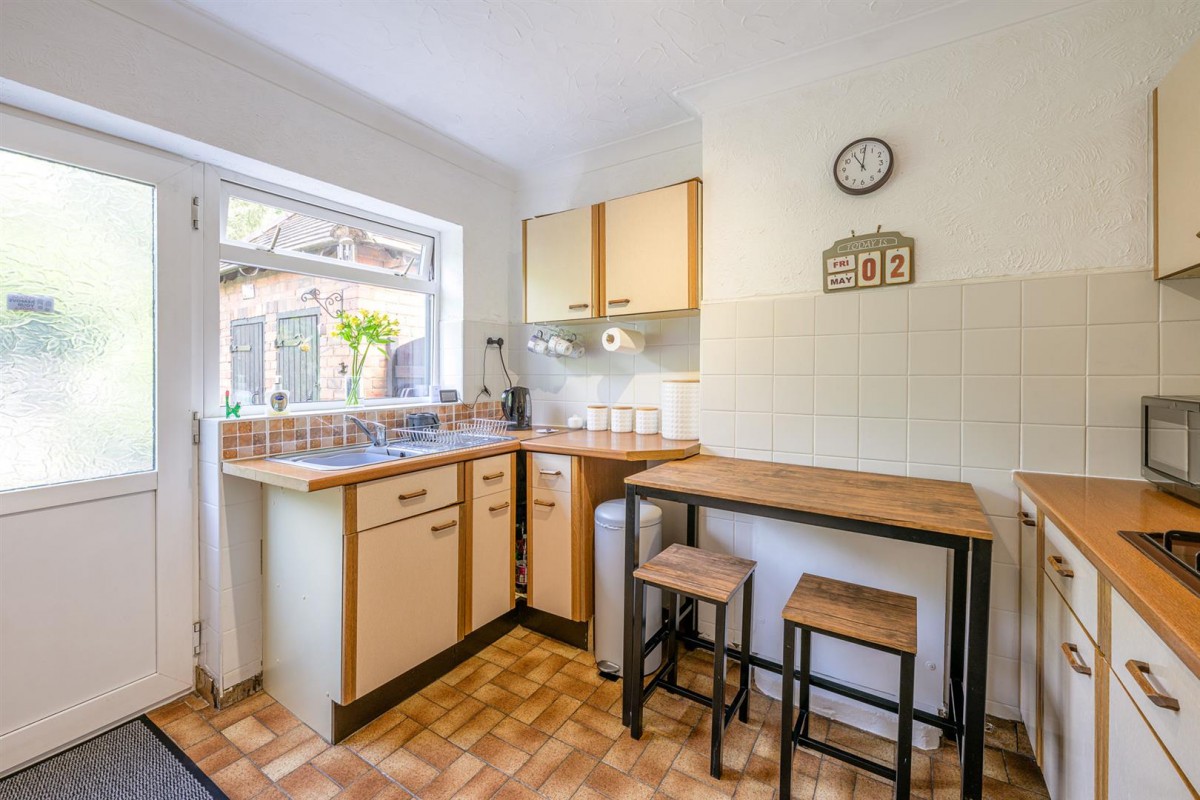 Glynne Avenue, Kingswinford, DY6 9PT