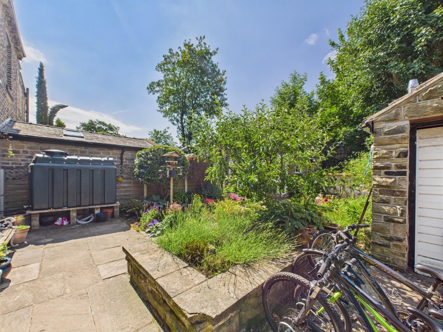 The Drive, Greengates