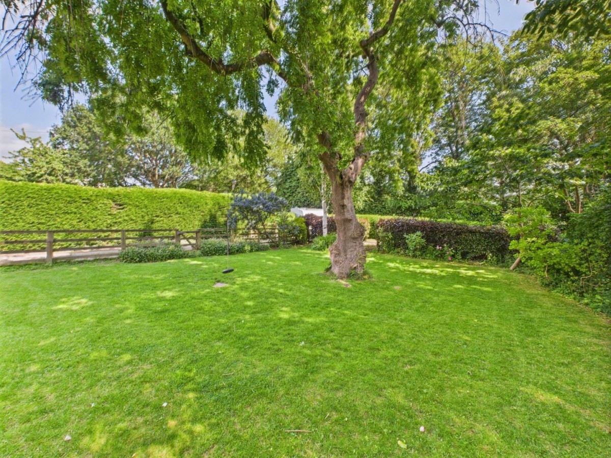 The Drive, Greengates