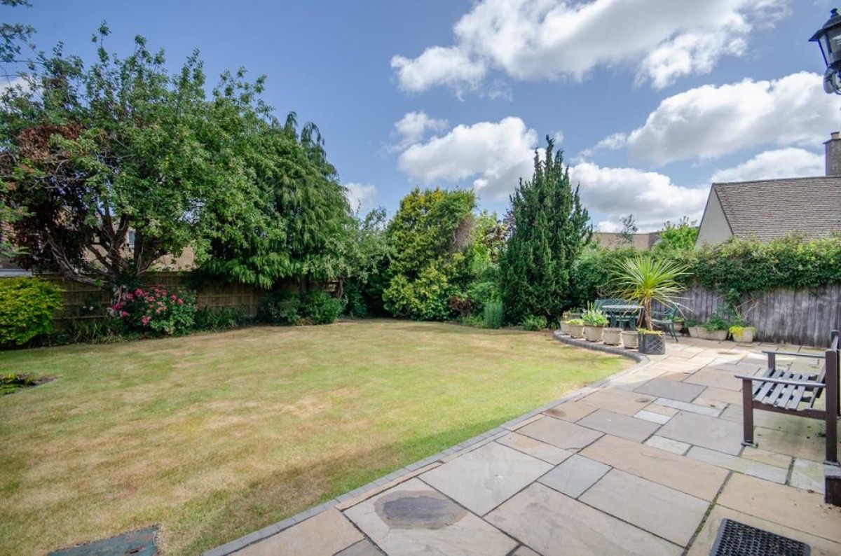 Riverwood Road, Frenchay, Bristol, BS16 1NX
