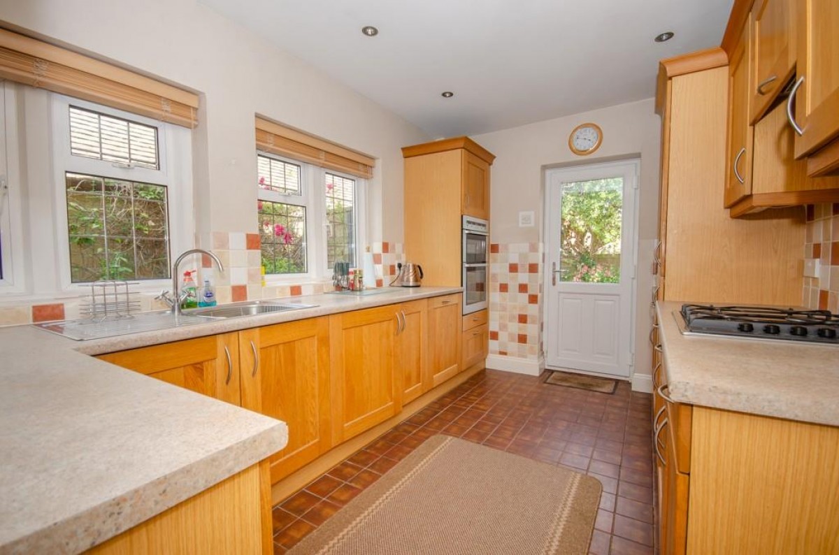 Riverwood Road, Frenchay, Bristol, BS16 1NX