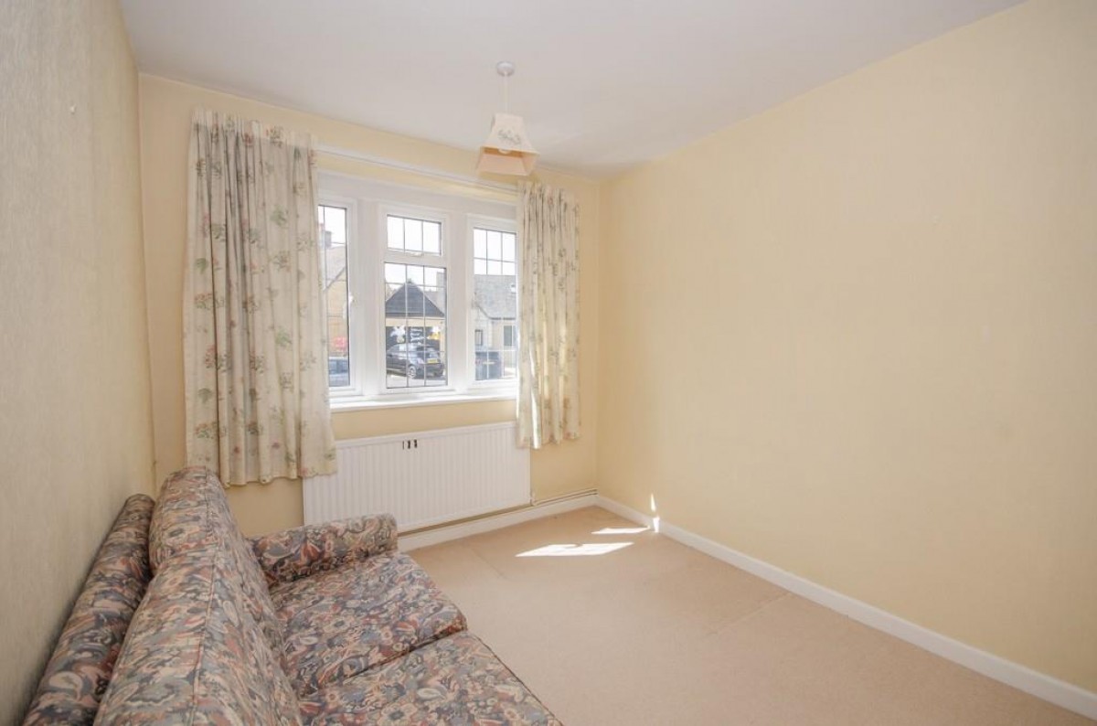 Riverwood Road, Frenchay, Bristol, BS16 1NX