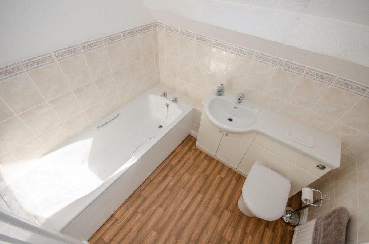 Riverwood Road, Frenchay, Bristol, BS16 1NX